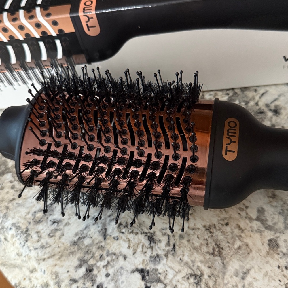 TYMO Volumizer Hot Air Brush in Black and Copper - Picture 3 of 4